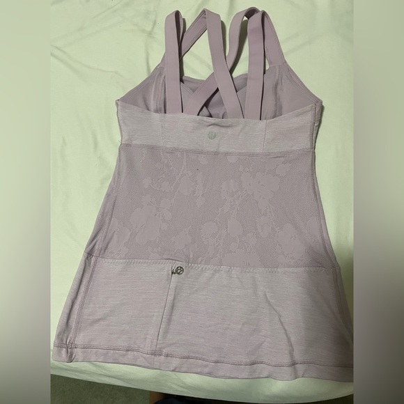 Lululemon tank size 4/6 - Picture 2 of 2
